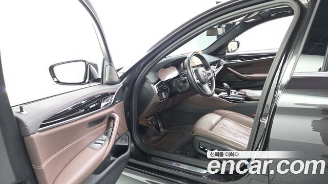 BMW 5 Series (G30) 530i xDrive M Sport Package 2023 — фото 10