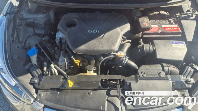 Hyundai Avante 1.6 GDi Premium Standard 2014 — фото 6