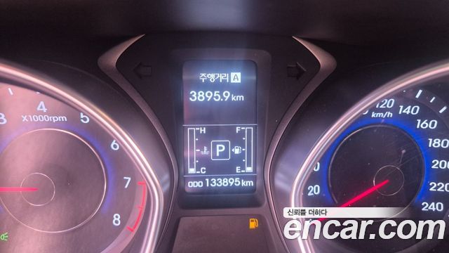 Hyundai Avante 1.6 GDi Premium Standard 2014 — фото 8