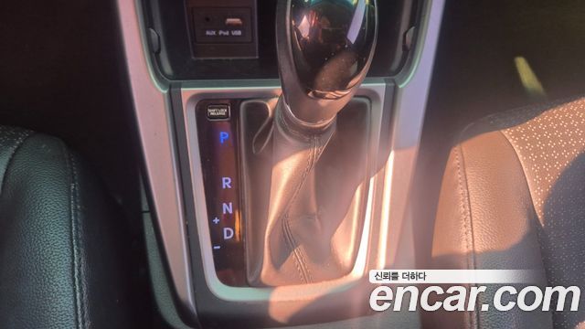 Hyundai Avante 1.6 GDi Premium Standard 2014 — фото 9