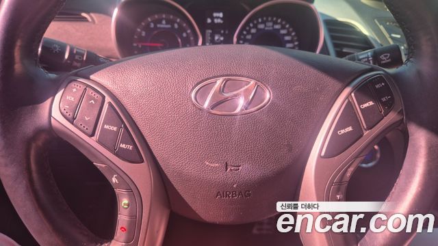 Hyundai Avante 1.6 GDi Premium Standard 2014 — фото 18