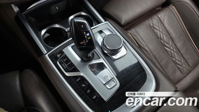 BMW 7 Series (G11) 740e iPerformance M Sport 2018 — фото 9