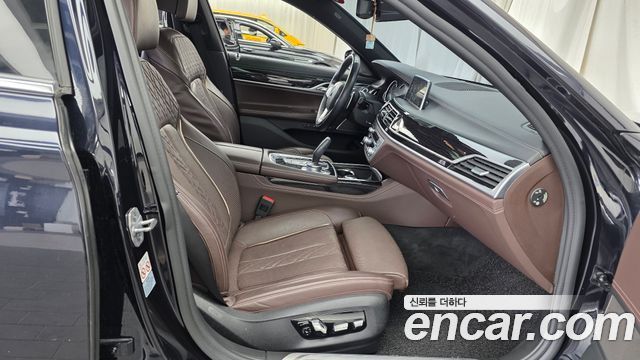 BMW 7 Series (G11) 740e iPerformance M Sport 2018 — фото 11
