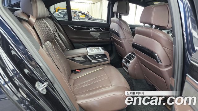 BMW 7 Series (G11) 740e iPerformance M Sport 2018 — фото 12
