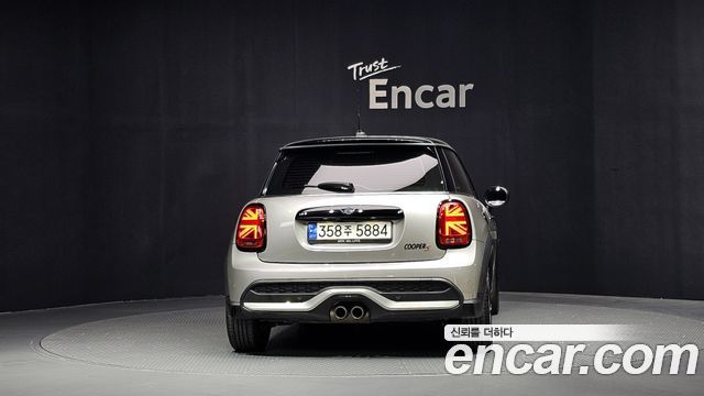 MINI Cooper S Classic Launch Pack Third Generation 2023 — фото 4