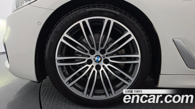BMW 5 Series (G30) 520d xDrive M Sport Package Plus 2020 — фото 5