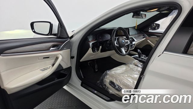BMW 5 Series (G30) 520d xDrive M Sport Package Plus 2020 — фото 10