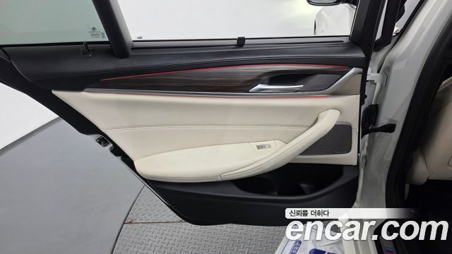 BMW 5 Series (G30) 520d xDrive M Sport Package Plus 2020 — фото 25