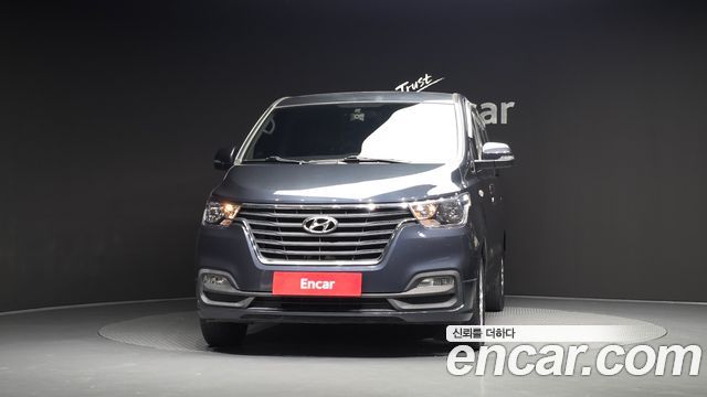Hyundai Grand Starex Van 5-Seater Modern 2019 — фото 3