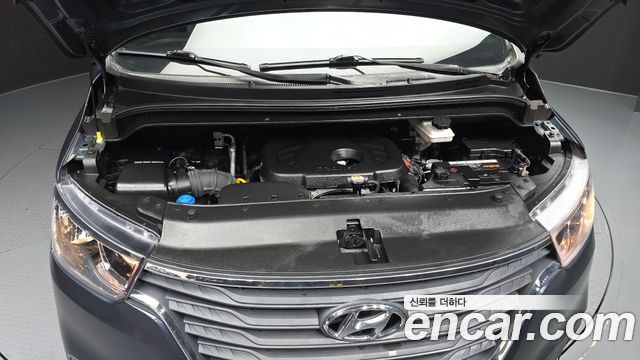Hyundai Grand Starex Van 5-Seater Modern 2019 — фото 6