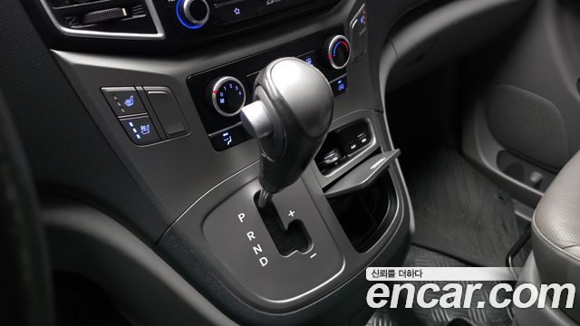 Hyundai Grand Starex Van 5-Seater Modern 2019 — фото 9