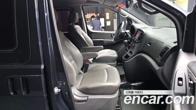 Hyundai Grand Starex Van 5-Seater Modern 2019 — фото 11