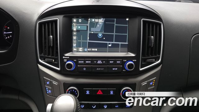Hyundai Grand Starex Van 5-Seater Modern 2019 — фото 14