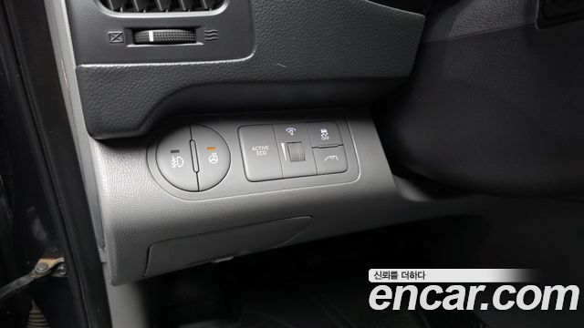 Hyundai Grand Starex Van 5-Seater Modern 2019 — фото 16