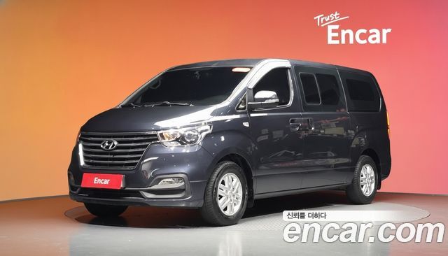 Hyundai Grand Starex Van 5-Seater Modern