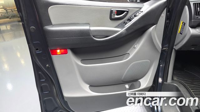 Hyundai Grand Starex Van 5-Seater Modern 2019 — фото 25