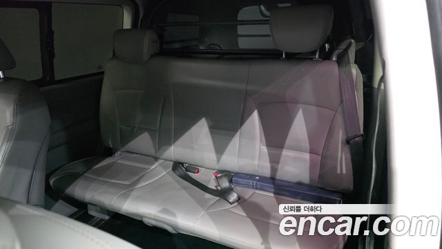 Hyundai Grand Starex Van 5-Seater Modern 2019 — фото 26