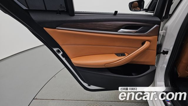BMW 5 Series (G30) 520d M Sport Package Plus 2017 — фото 31