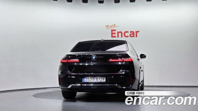 BMW 7 Series (G70) 740i xDrive M Sport Limited 2024 — фото 4
