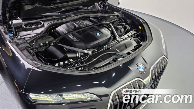 BMW 7 Series (G70) 740i xDrive M Sport Limited 2024 — фото 6