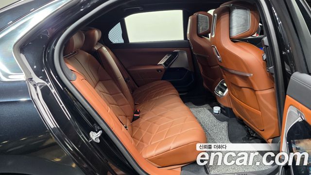 BMW 7 Series (G70) 740i xDrive M Sport Limited 2024 — фото 12
