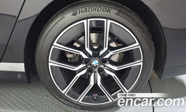 BMW 7 Series (G70) 740i xDrive M Sport Limited 2024 — фото 21