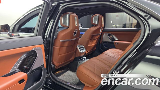 BMW 7 Series (G70) 740i xDrive M Sport Limited 2024 — фото 26