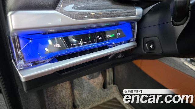BMW 7 Series (G70) 740i xDrive M Sport Limited 2024 — фото 40