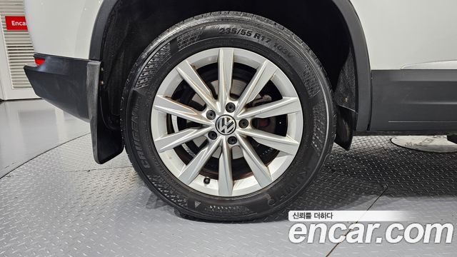 Volkswagen Tiguan 2.0 TDI Comfort 5N 2015 — фото 5