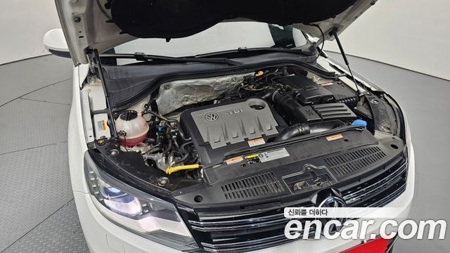 Volkswagen Tiguan 2.0 TDI Comfort 5N 2015 — фото 6