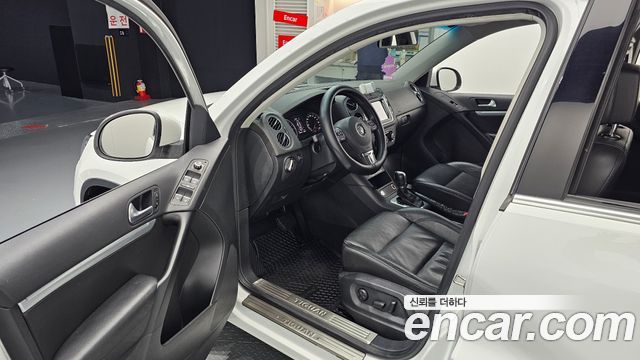 Volkswagen Tiguan 2.0 TDI Comfort 5N 2015 — фото 10