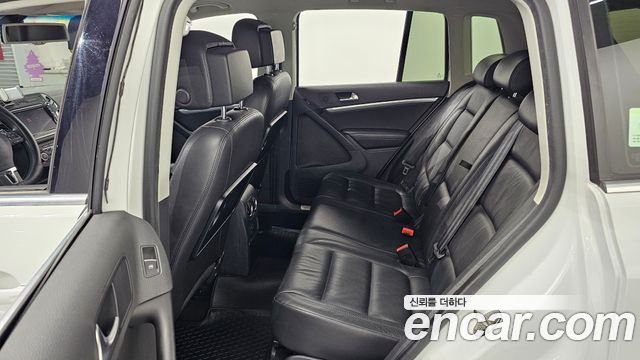 Volkswagen Tiguan 2.0 TDI Comfort 5N 2015 — фото 12