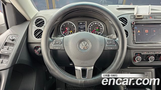 Volkswagen Tiguan 2.0 TDI Comfort 5N 2015 — фото 13