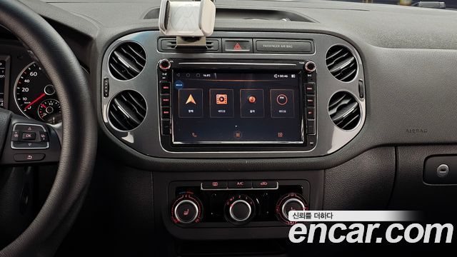 Volkswagen Tiguan 2.0 TDI Comfort 5N 2015 — фото 14