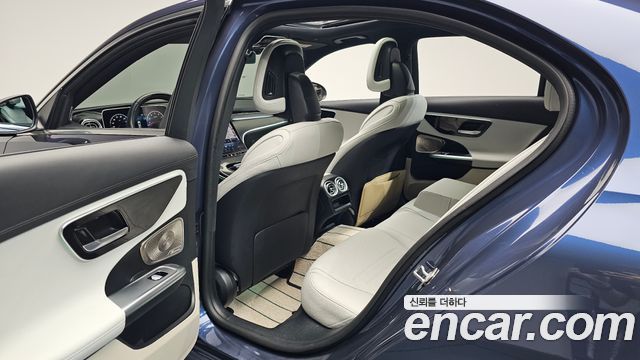 Mercedes-Benz C-Class (W206) C300 4MATIC AMG Line 2024 — фото 12