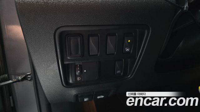 Renault Korea QM6 2.0 LPe RE Signature 2WD 2022 — фото 28