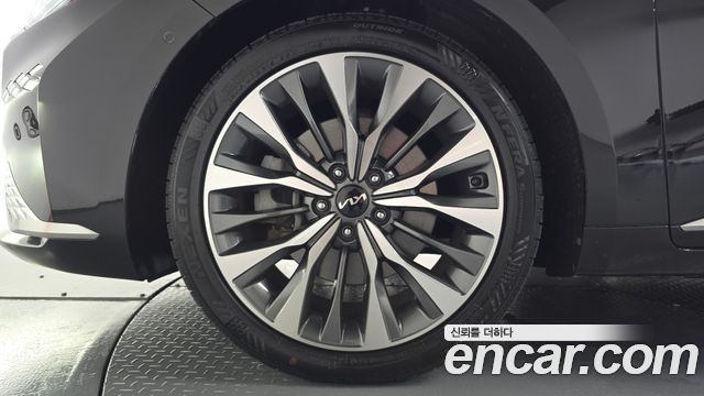 Kia K8 2.5 Gasoline 2WD Noblesse 2023 — фото 5
