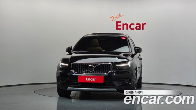 Volvo XC40 B4 Inscription 2021 — фото 3