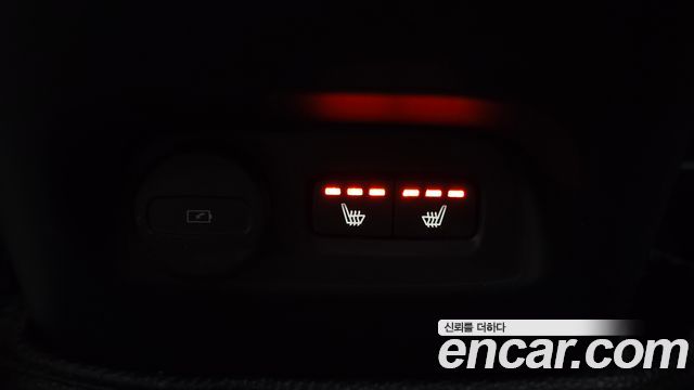 Volvo XC40 B4 Inscription 2021 — фото 16
