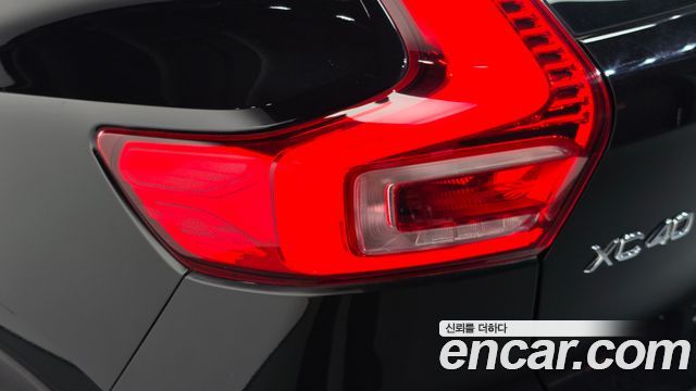Volvo XC40 B4 Inscription 2021 — фото 23