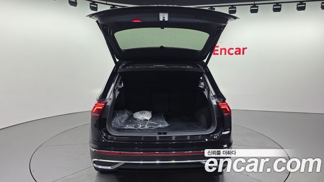 Volkswagen Tiguan (II) 2.0 TDI 4Motion Prestige 2023 — фото 18