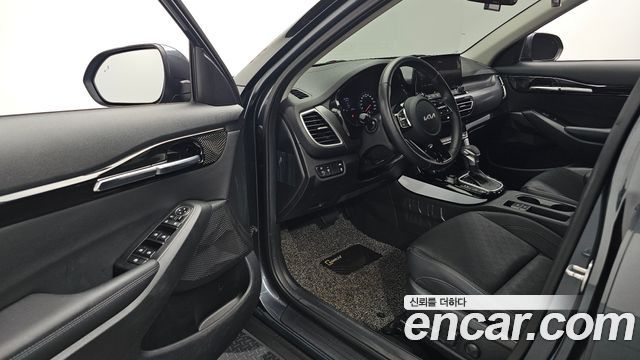 Kia Seltos Gasoline 1.6 Turbo 2WD Signature 2022 — фото 11