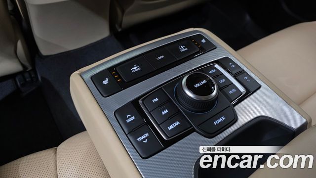 Genesis G80 3.3 GDI AWD Luxury 2018 — фото 16