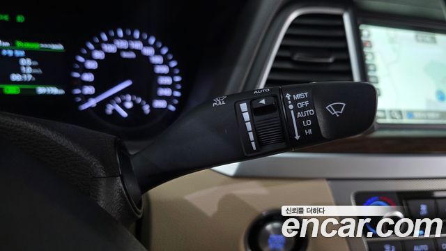 Genesis G80 3.3 GDI AWD Luxury 2018 — фото 19