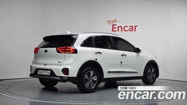 Kia Niro 1.6 HEV Prestige 2020 — фото 2