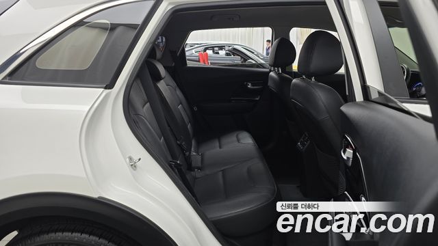 Kia Niro 1.6 HEV Prestige 2020 — фото 11