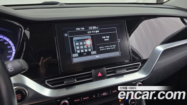 Kia Niro 1.6 HEV Prestige 2020 — фото 14