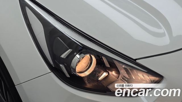 Kia Niro 1.6 HEV Prestige 2020 — фото 22