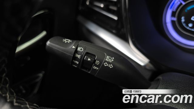 Kia Niro 1.6 HEV Prestige 2020 — фото 30