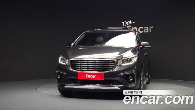 Kia Carnival 9-Seater Prstige 2019 — фото 3
